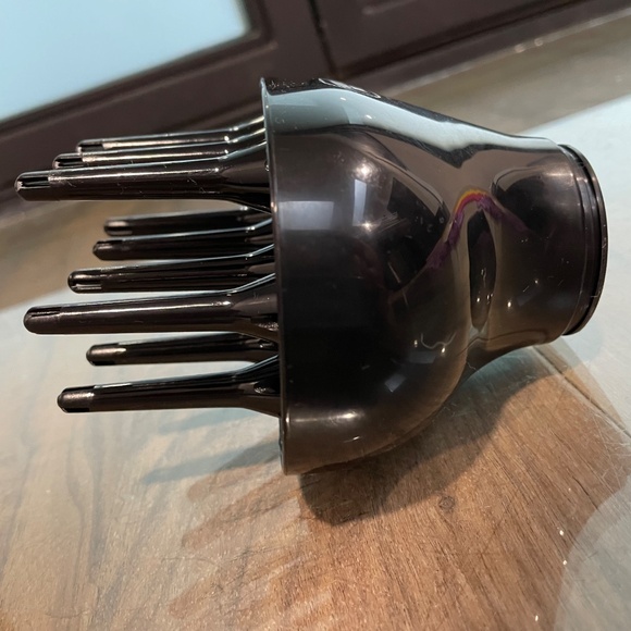 Excellent Condition Hair Diffuser Attachment with Extra Long Fingers - Picture 10 of 10
